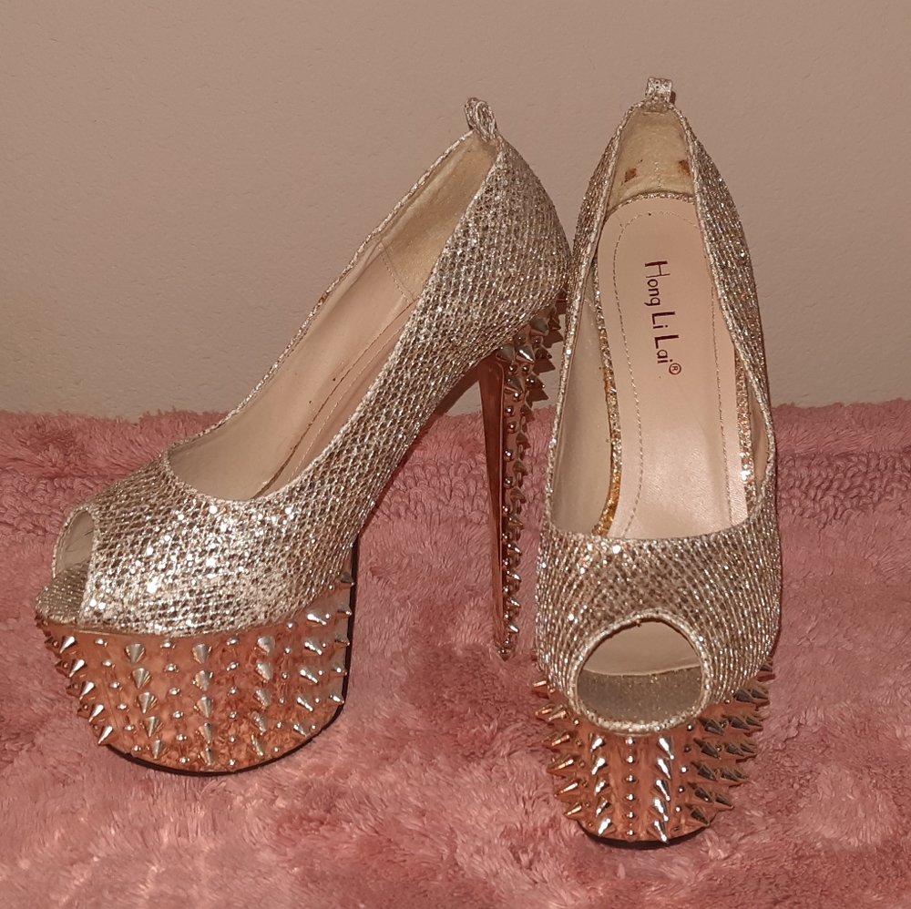 NWOB Platform Peeptoe Pole Dance, Stripper Heels GOLD with Red Bottoms, Size 37